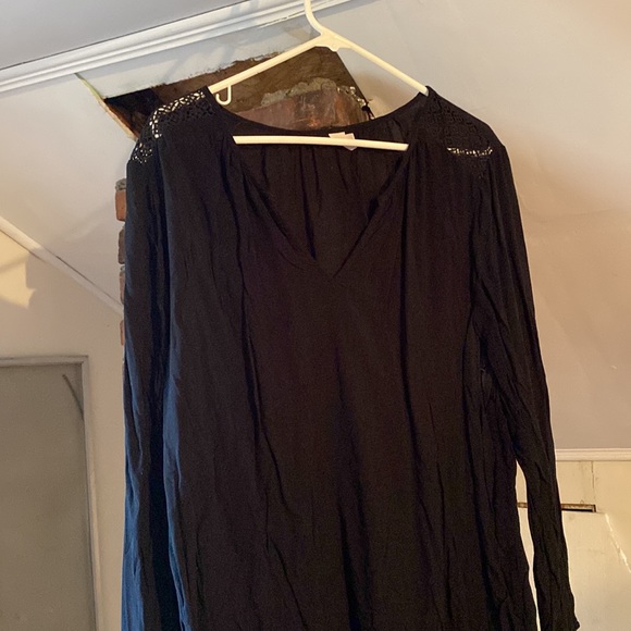 Old Navy black top w/ lace patch on shoulder - Picture 2 of 3